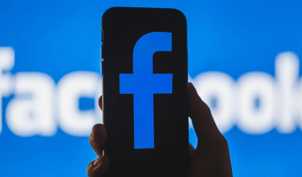 advantages disadvantages of facebook marketing